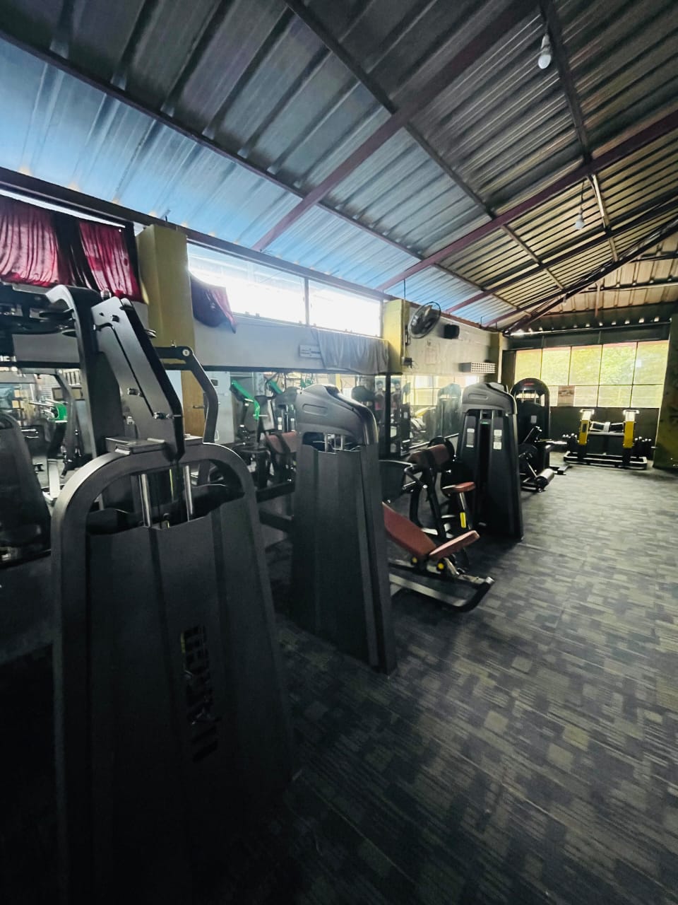 VIBRANT FITNESS STUDIO CHERUPLASSERY